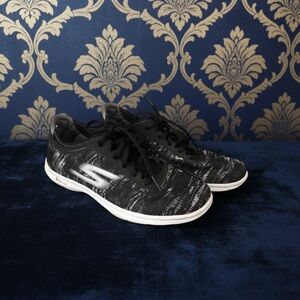 Skechers gogamat Quikfit size 7 tennis shoes for woman
